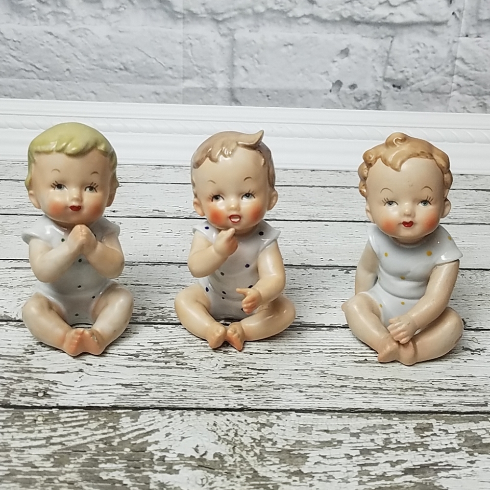 Vintage set of three Wales baby figurines